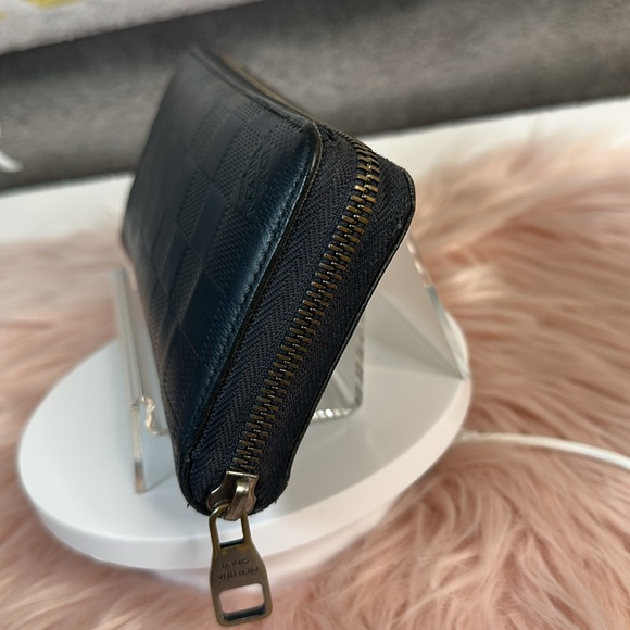 Authentic Louis Vuitton Damier Infini Zippy Black Long Wallet - Picture 7 of 17